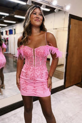 Pink Spaghetti Straps Bodycon Short Homecoming Dress with Appliques
