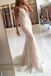 Gorgeous Mermaid V-neck Lace Long Prom Dresses with Sweep Train