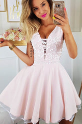 Appliqued Lace Mini V-Neck Short Hoco Homecoming Dresses
