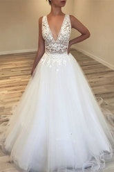 Deep V-Neck Tulle Bridal Gowns Lace Appliques Sleeveless Wedding Dresses