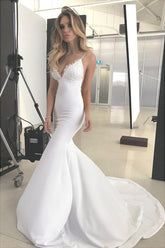 Elegant Backless Mermaid Lace V-neck Long Wedding Dresses with Appliques