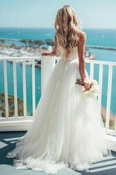 Gorgeous Tulle A-line Spaghetti Straps Wedding Dress With Lace Appliques