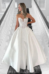 Satin Ball Gown Sweetheart Vintage Wedding Dresses With Lace Appliques