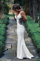 Satin Mermaid Spaghetti Straps V-neck Wedding Dresses With Appliques