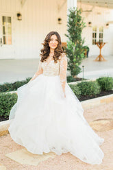 Stunning Plus Size Long Sleeves Wedding Dress with Lace Appliques