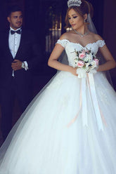 Tulle Ball Gown Off Shoulder Appliqued Wedding Dresses With Sweep Train