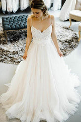 Tulle Lace A-line Spaghetti Straps Wedding Dresses With Court Train
