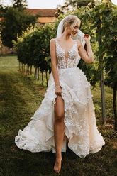 Tulle Lace Appliques A-line V-neck Wedding Dresses With Sweep Train