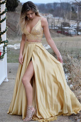 Chic Gold Designer Two Piecess V-Neck Evening Dresses Sleeveless V-Neck Crystals Formal Dresses