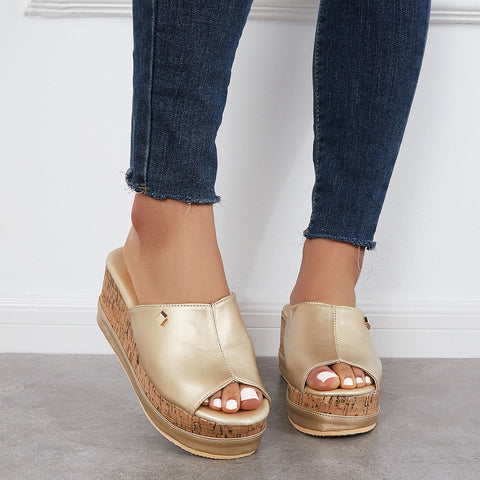 Bequeme Slip-on-Sandalen mit Kork-Fußbett und Plateau-Keilabsatz