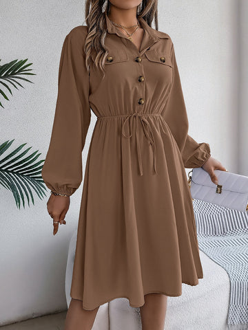 Langärmliges Midikleid mit Kragen und Taschen