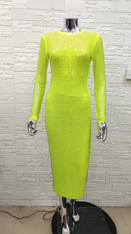Langärmliges, durchsichtiges, langes Kleid aus Netzstoff mit Rautenmuster