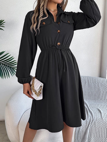 Langärmliges Midikleid mit Kragen und Taschen