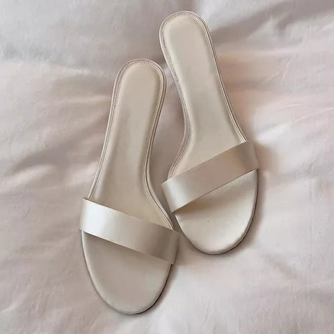 Summer New Simple Round Toe Open Toe Silk Slippers with Small Heels for Women Wearing Thin Heel Sandals Outside