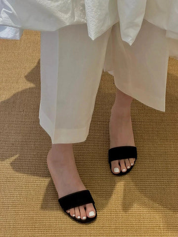 Summer New Simple Round Toe Open Toe Silk Slippers with Small Heels for Women Wearing Thin Heel Sandals Outside