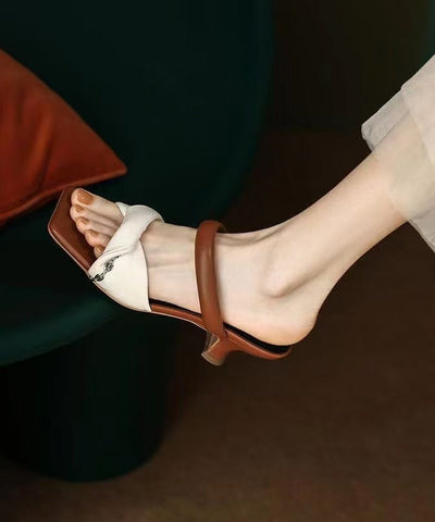 Feine, gespleißte Kitten Heels in Lila aus Kunstleder