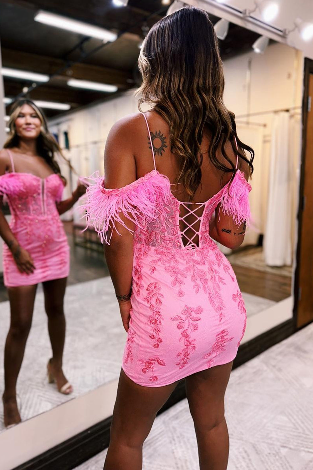 Pink Spaghetti Straps Bodycon Short Homecoming Dress with Appliques