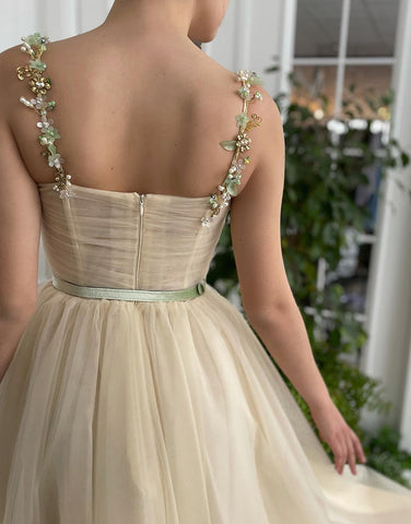 Aprikosenfarbenes Homecoming-Kleid mit Perlenbesatz