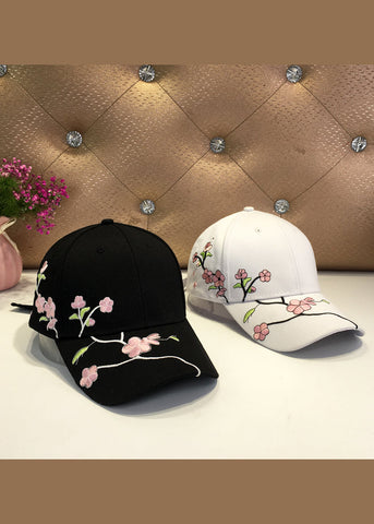 Neue Boho-Baseballkappe mit Blumenstickerei in Schwarz