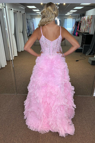 Langes Ballkleid mit tiefem V-Ausschnitt, Rüschen und Blumenmuster und Schlitz