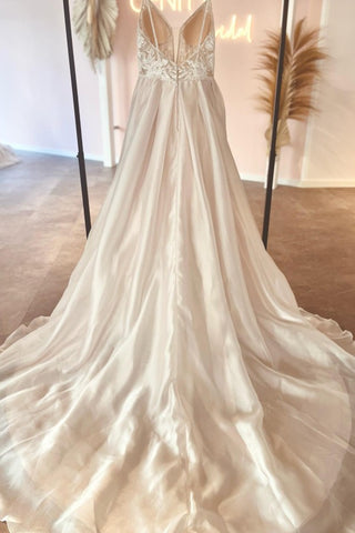 V-Neck A-Line Wedding Dress With Lace Appliques