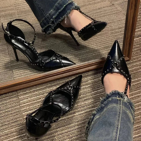 pointed fashionable women's shoes with a new punk style with a bun toe and thin heels women's trend