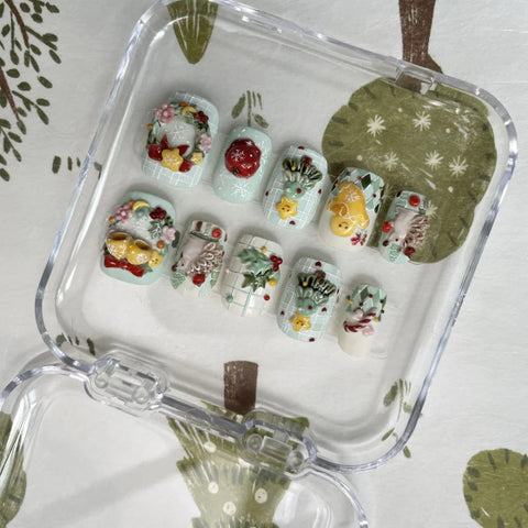 3D Christmas Style Christmas Tree NailsCarefully designed pure handmade press-on gel nails