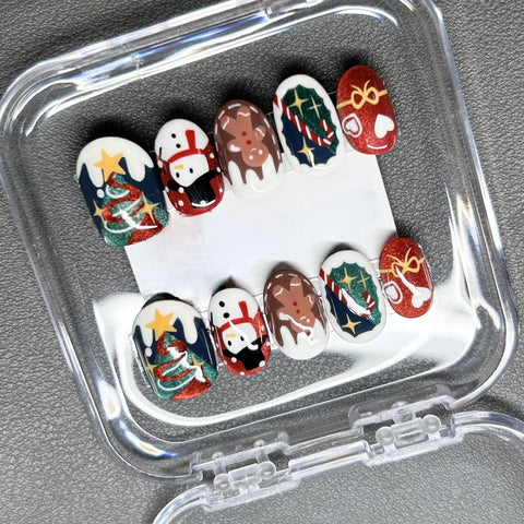 Painting Christmas Style NailsCarefully designed pure handmade press-on gel nails