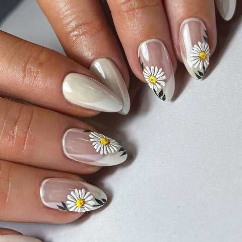 Bright French Daisy NailsCarefully designed pure handmade press-on gel nails