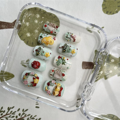 3D Christmas Style Christmas Tree NailsCarefully designed pure handmade press-on gel nails