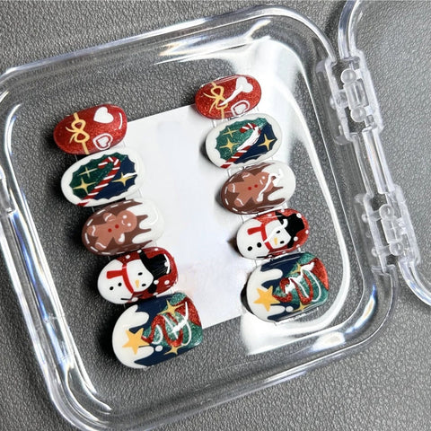Painting Christmas Style NailsCarefully designed pure handmade press-on gel nails