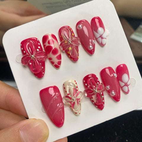 BallerinaCarefully designed pure handmade press-on gel nails