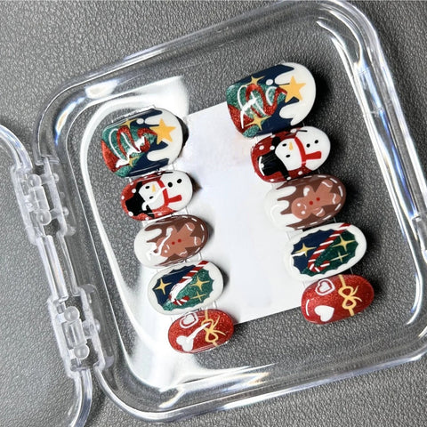 Painting Christmas Style NailsCarefully designed pure handmade press-on gel nails