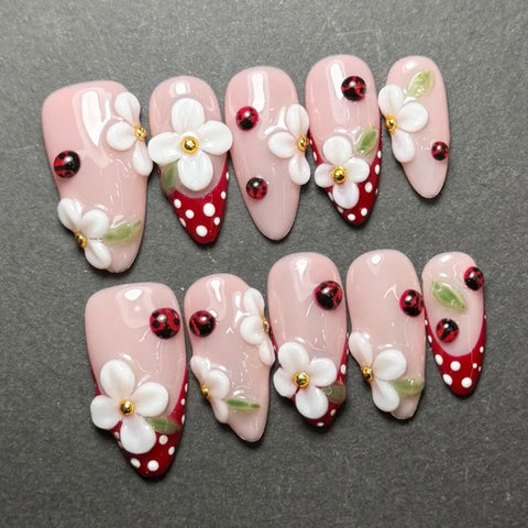 Insects and FlowersCarefully designed pure handmade press-on gel nails