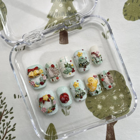 3D Christmas Style Christmas Tree NailsCarefully designed pure handmade press-on gel nails
