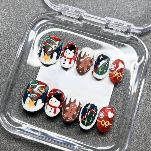 Painting Christmas Style NailsCarefully designed pure handmade press-on gel nails