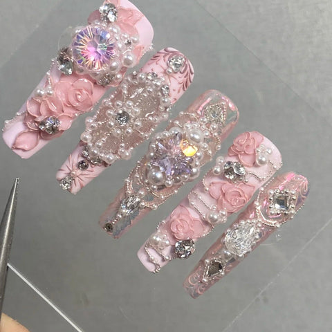 BallerinaCarefully designed pure handmade press-on gel nails