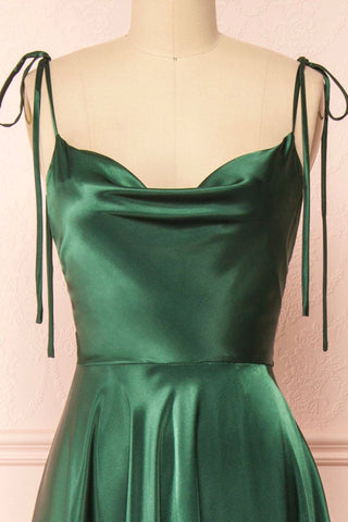 Schlichtes langes A-Linien-Ballkleid aus Satin mit Spaghettiträgern