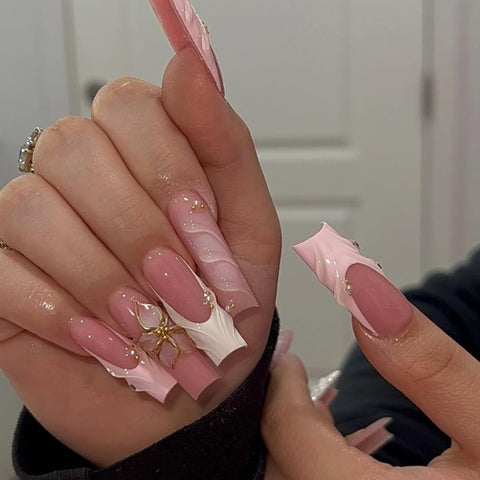 Pink Line Square Tube NailCarefully designed pure handmade press-on gel nails