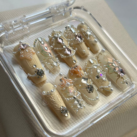 Luxurious White Pearl Square NailsCarefully designed pure handmade press-on gel nails