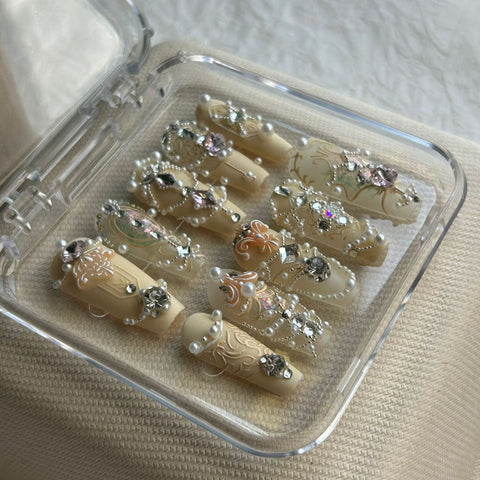 Luxurious White Pearl Square NailsCarefully designed pure handmade press-on gel nails