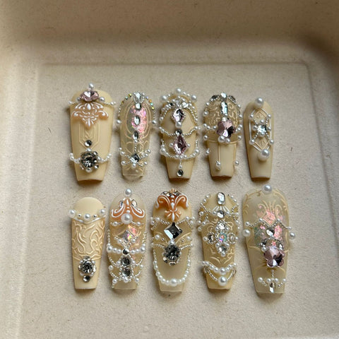 Luxurious White Pearl Square NailsCarefully designed pure handmade press-on gel nails