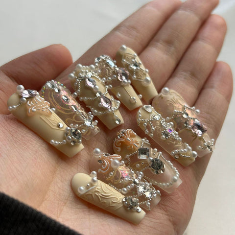Luxurious White Pearl Square NailsCarefully designed pure handmade press-on gel nails