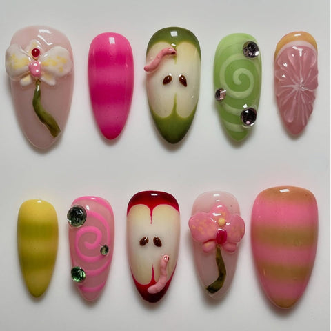 Apples and FlowersCarefully designed pure handmade press-on gel nails