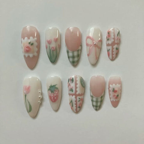 Hot SaleFlowers& Strawberries Almonds NailsHandmade Artificial Gel Nail Press-On Nails