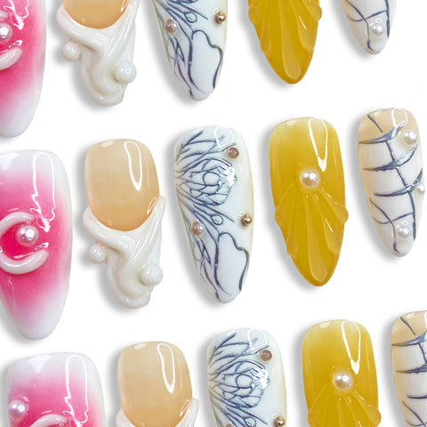 Pearls and ShellsCarefully designed pure handmade press-on gel nails