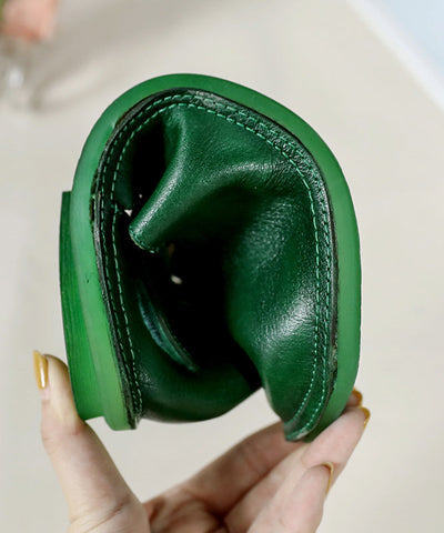 Bequeme grüne Flats aus Rindsleder, handgefertigt, flache Schuhe mit Schnallenriemen