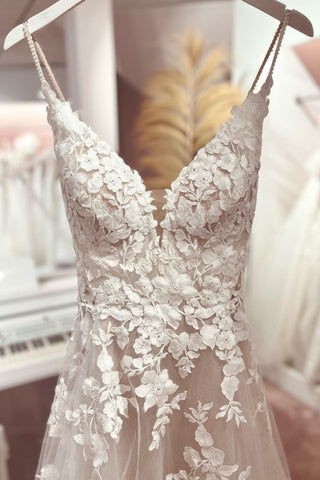 Champagne V-Neck Wedding Dress Sleeveless With Appliques