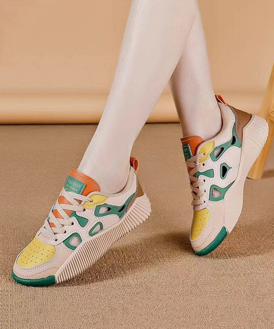 Bequeme grüne Schuhe für Plattfüße mit ausgehöhlten Kreuzriemen für Damen