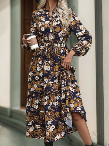Langärmliges Midikleid mit Einkerbungen